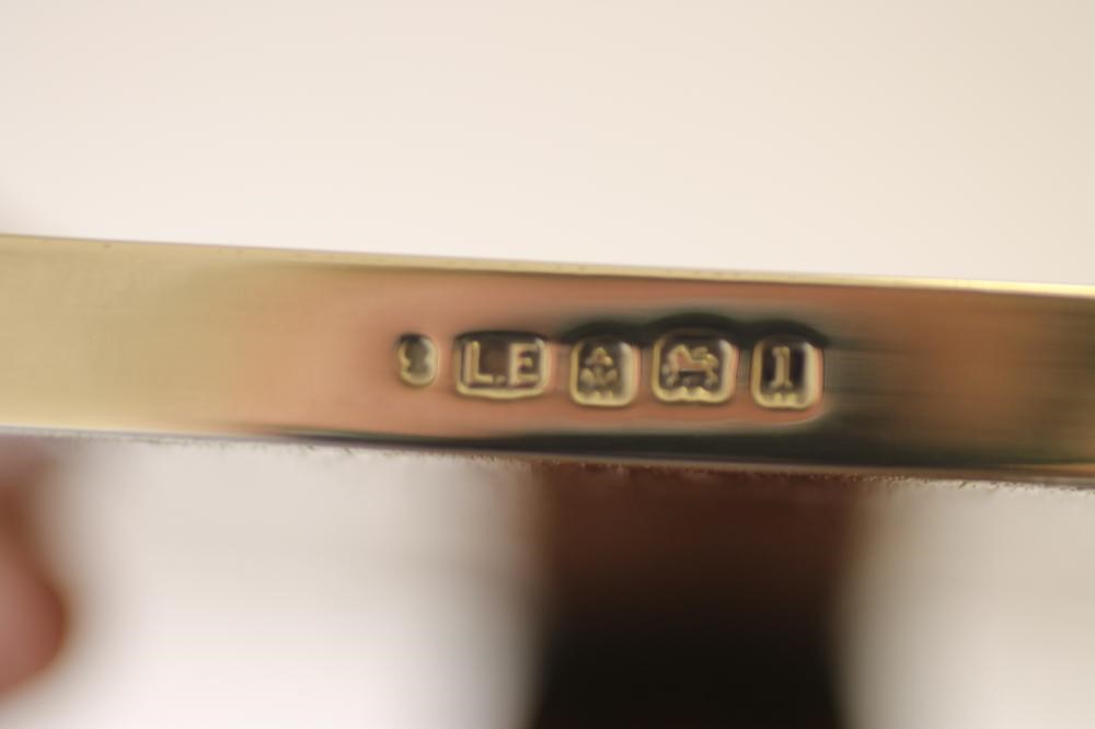 AN EDWARDIAN EASEL SILVER BACK PHOTOGRAPH FRAME Image