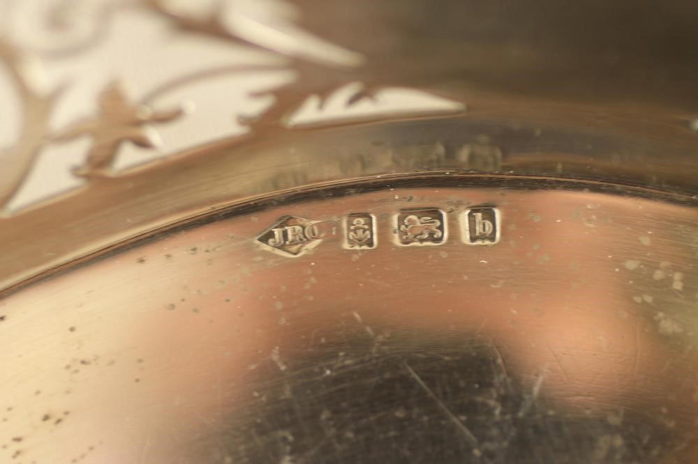 A LATE VICTORIAN SILVER BASKET Image
