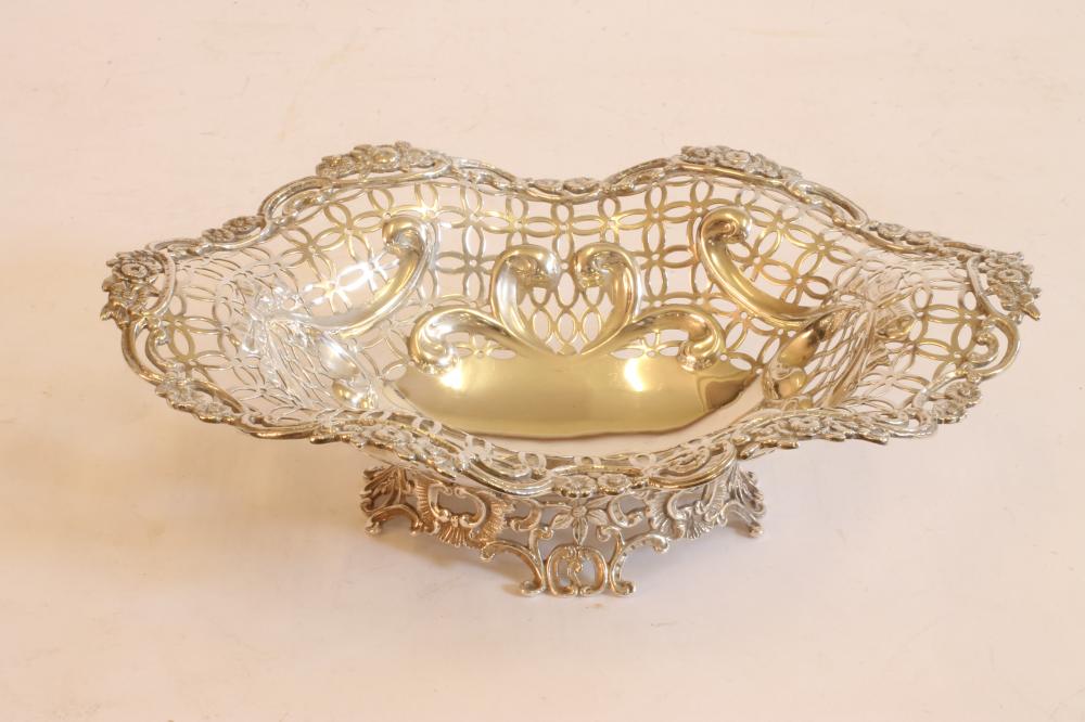 A LATE VICTORIAN SILVER DISH Image