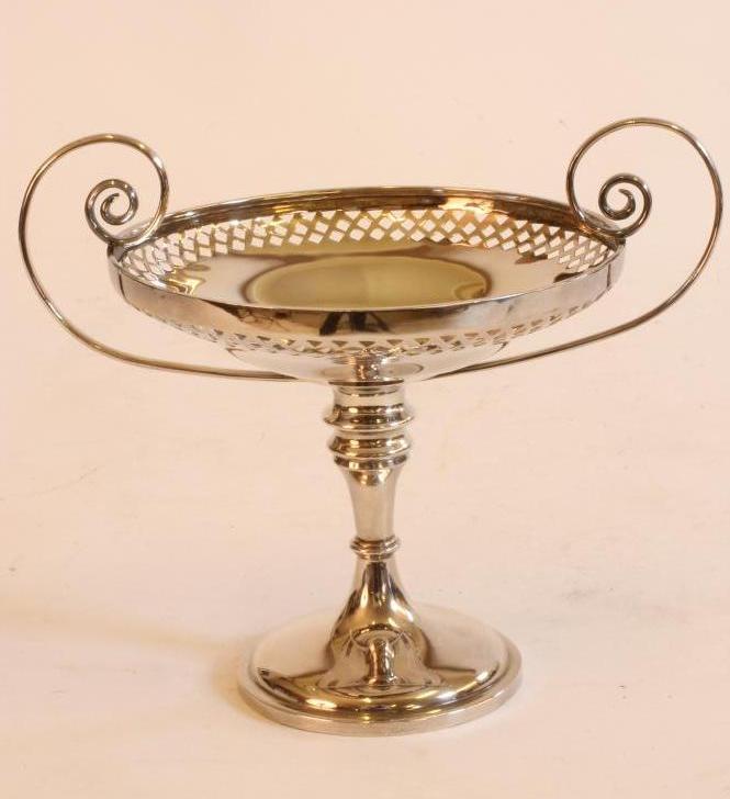 AN EDWARDIAN SILVER TAZZA Image