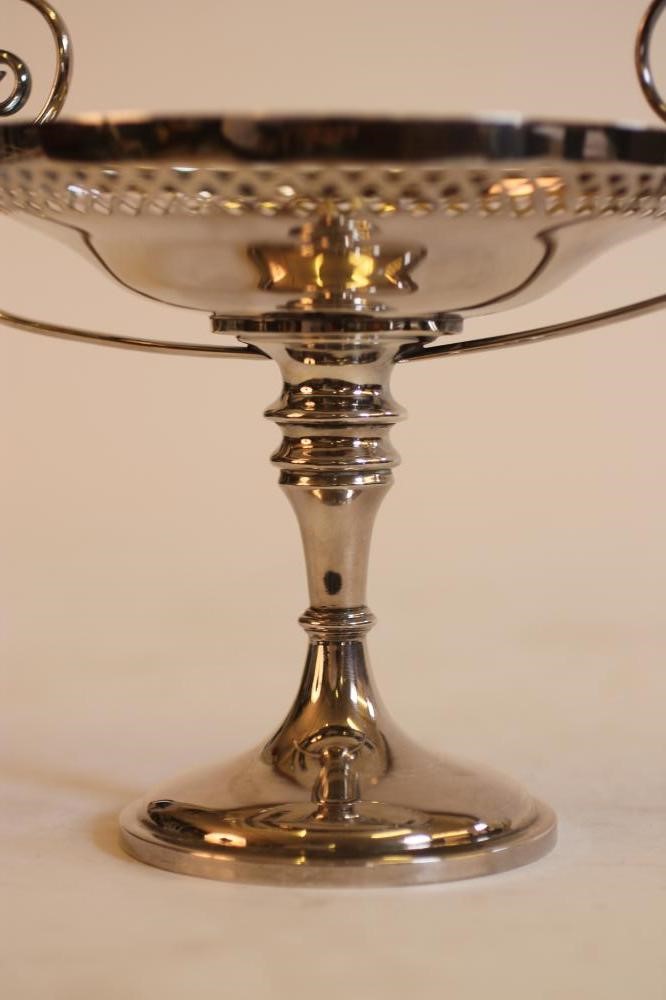 AN EDWARDIAN SILVER TAZZA Image