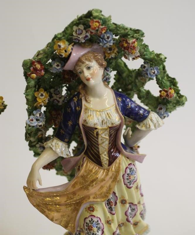 A PAIR OF FRENCH PORCELAIN DANCING FIGURES Image