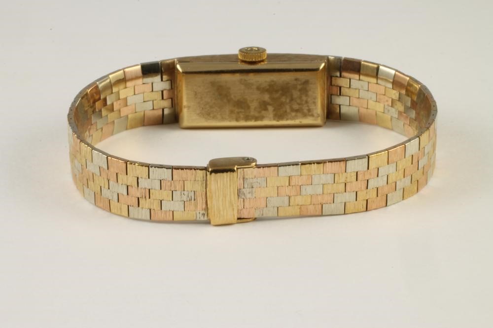 A LADY'S TRI COLOUR 9CT GOLD BUECHE GIROD WRISTWATCH Image