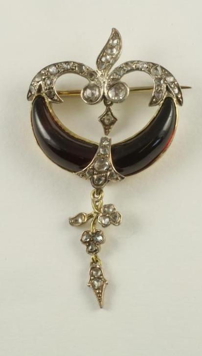 A LATE VICTORIAN BROOCH Image