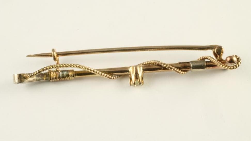 AN EDWARDIAN 15CT GOLD STICK PIN Image