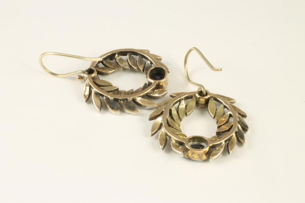 A PAIR OF DIAMOND AND SAPPHIRE PENDANT WREATH EARRINGS Image