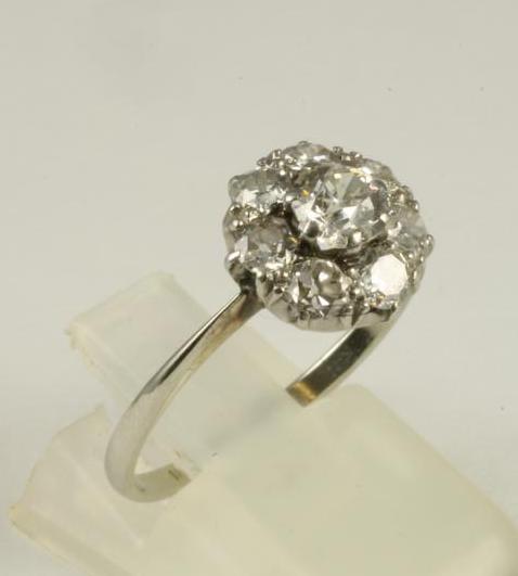 A DIAMOND CLUSTER RING Image