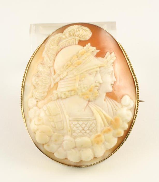 A VICTORIAN SHELL CAMEO BROOCH of oval form Image