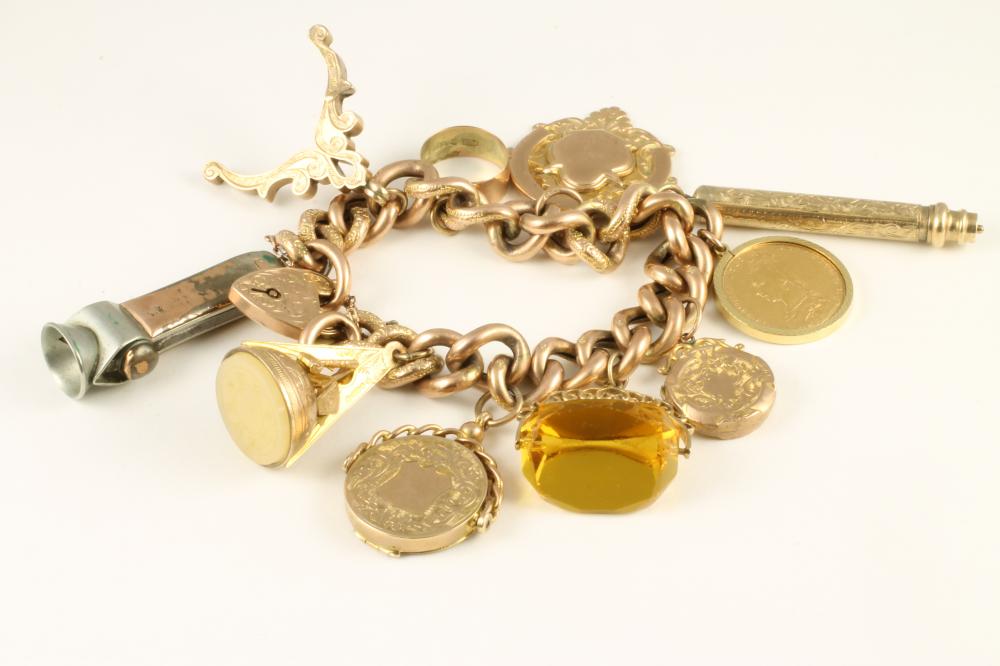 A VICTORIAN 9CT GOLD HOLLOW CURB LINK CHAIN BRACELET Image