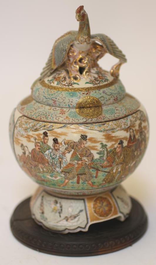 A SATSUMA EARTHENWARE POT POURRI JAR Image