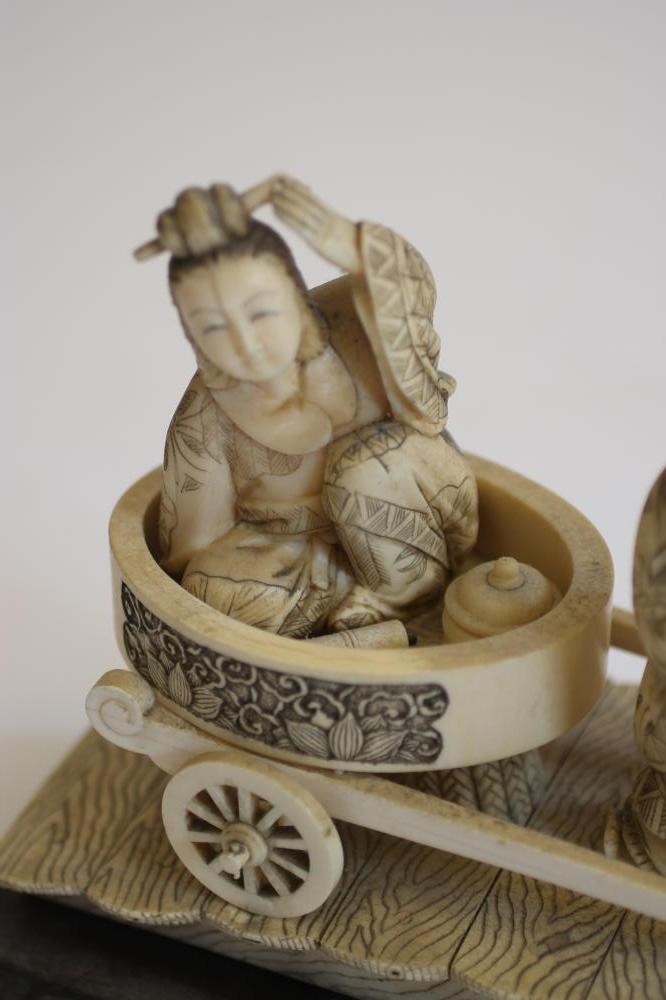 A JAPANESE MARINE IVORY FIGURE GROUP Image