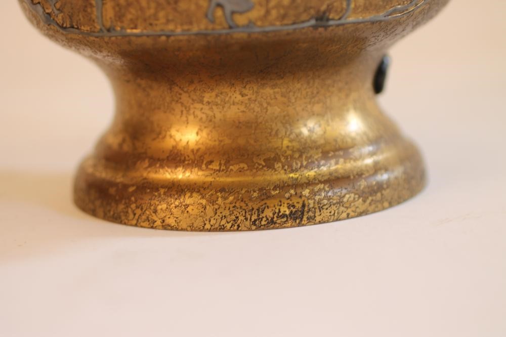 AN ART DECO GILT BRONZED METAL LAMP BASE Image