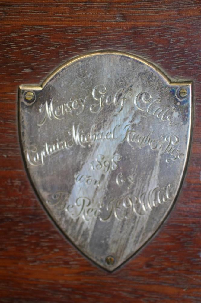 A GEORGIAN MAHOGANY KNIFE BOX Image