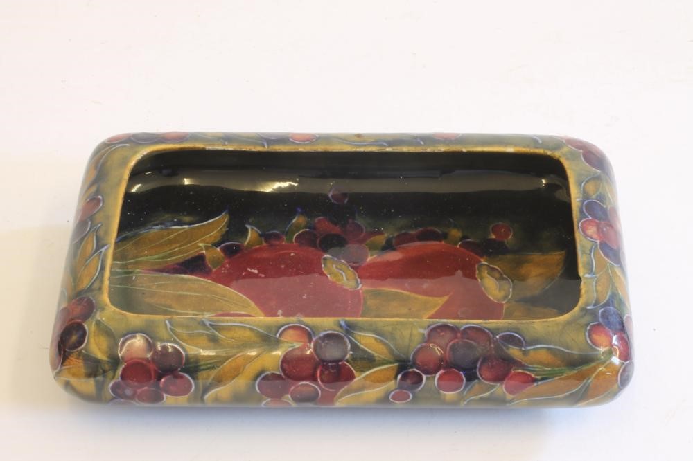 A WILLIAM MOORCROFT POTTERY DISH Image