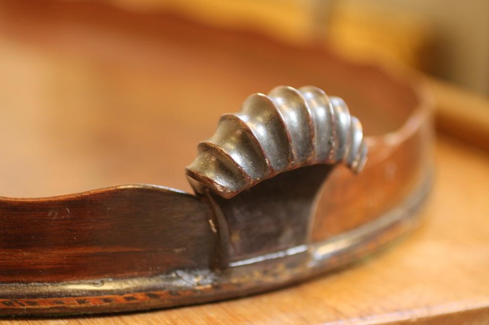 A GEORGIAN OVAL TEA TRAY Image