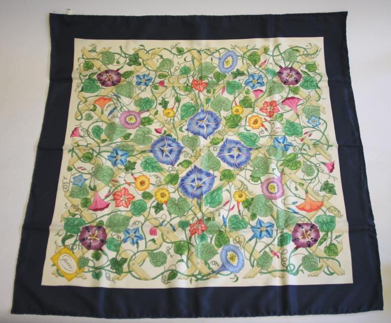 A GUCCI SILK SCARF Image
