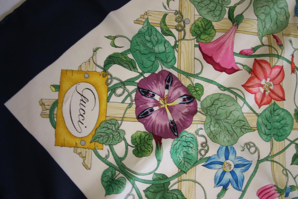 A GUCCI SILK SCARF Image