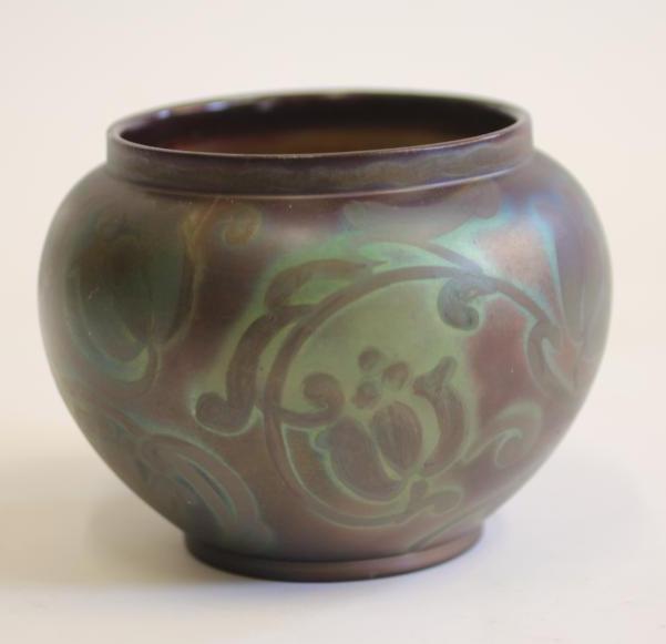 A BURMANTOFTS "FAIENCE" LEEDS FIRECLAY LUSTRE CACHE-POT Image