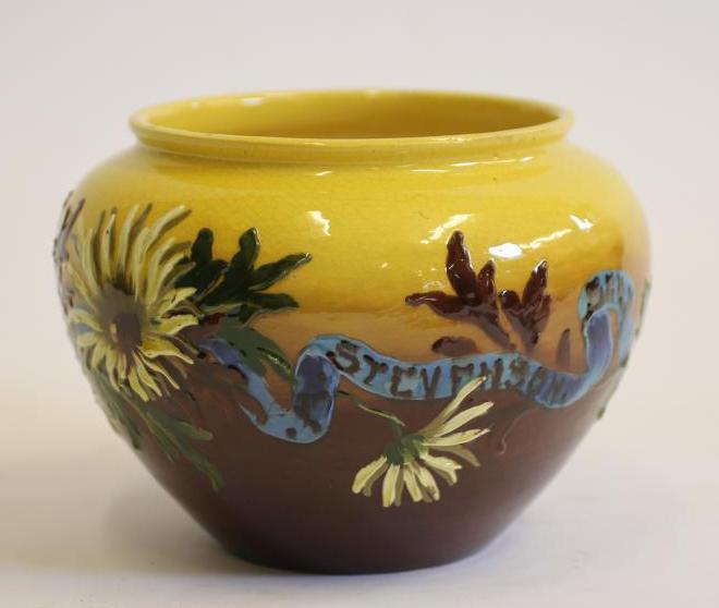 A LATE VICTORIAN BURMANTOFTS "FAIENCE" DOCUMENTARY SMALL JARDINIERE Image