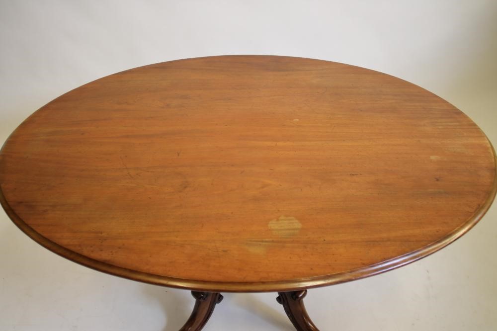 A VICTORIAN MAHOGANY LOO TABLE Image