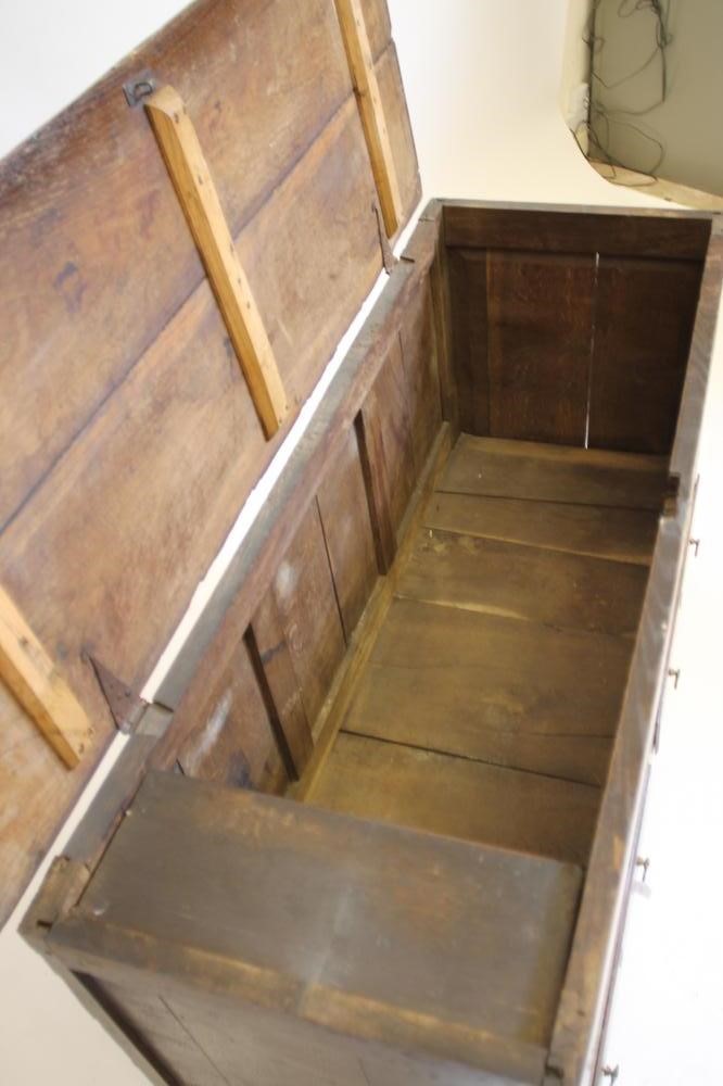 A GEORGIAN OAK PANELLED COFFER Image