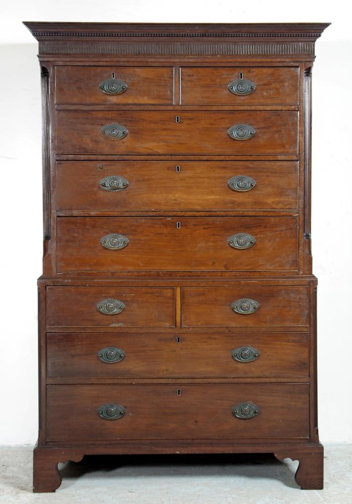 A GEORGIAN MAHOGANY CHEST ON CHEST Image