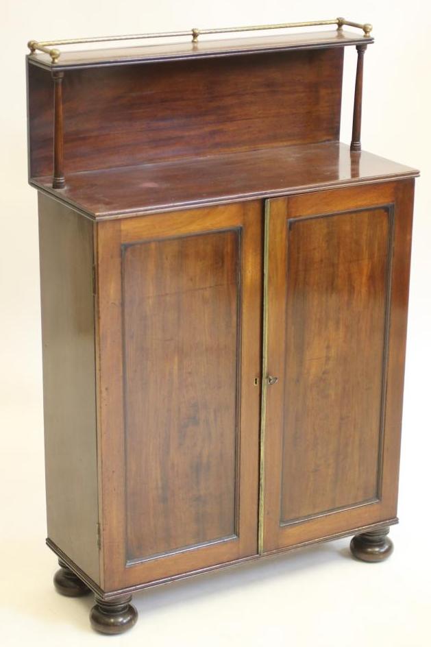 A SMALL REGENCY MAHOGANY CHIFFONIER Image