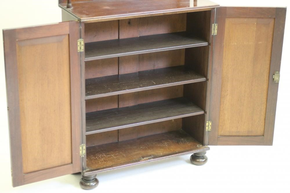 A SMALL REGENCY MAHOGANY CHIFFONIER Image