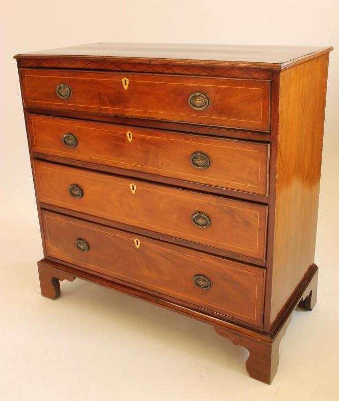 A GEORGIAN MAHOGANY CHEST Image