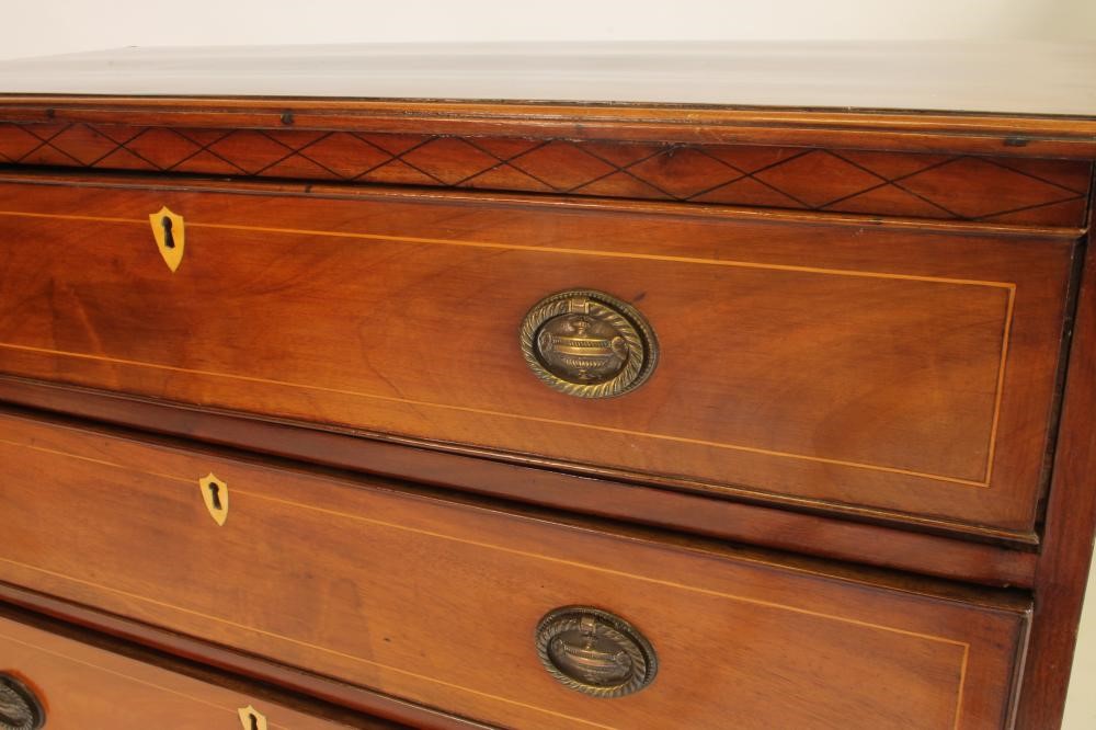 A GEORGIAN MAHOGANY CHEST Image