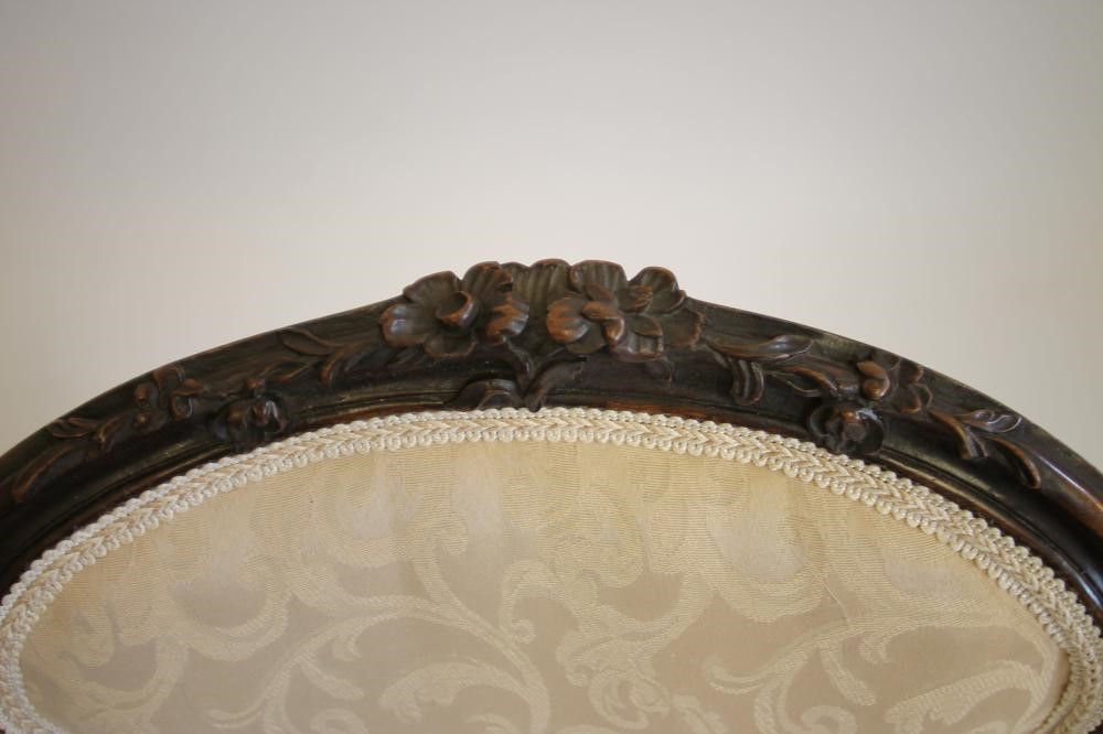 A PAIR OF VICTORIAN CARVED ROSEWOOD SIDE CHAIRS upholstered in champagne damask Image