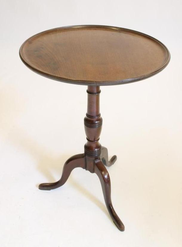 A GEORGIAN MAHOGANY TRIPOD TABLE Image
