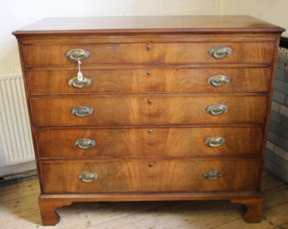 A LARGE GEORGIAN MAHOGANY CHEST Image