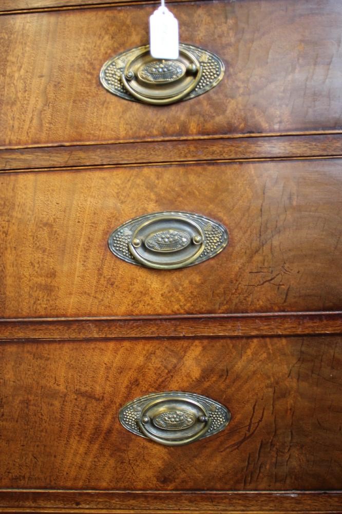 A LARGE GEORGIAN MAHOGANY CHEST Image
