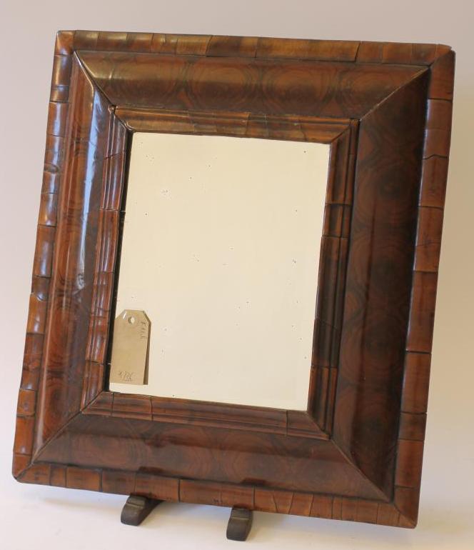 A WILLIAM & MARY WALNUT OYSTER VENEERED SMALL WALL MIRROR Image