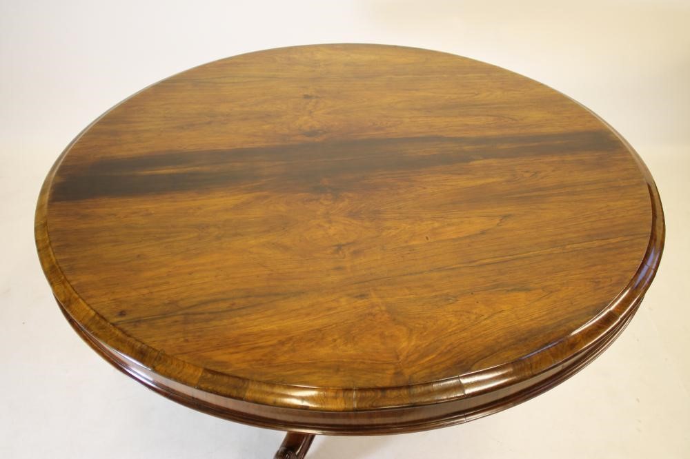 A VICTORIAN ROSEWOOD CENTRE TABLE Image