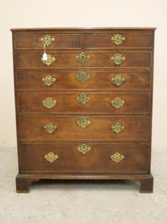 A GEORGIAN OAK CHEST Image