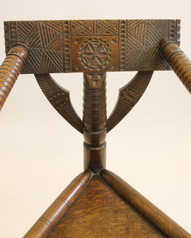 AN OAK TURNER'S CHAIR Image