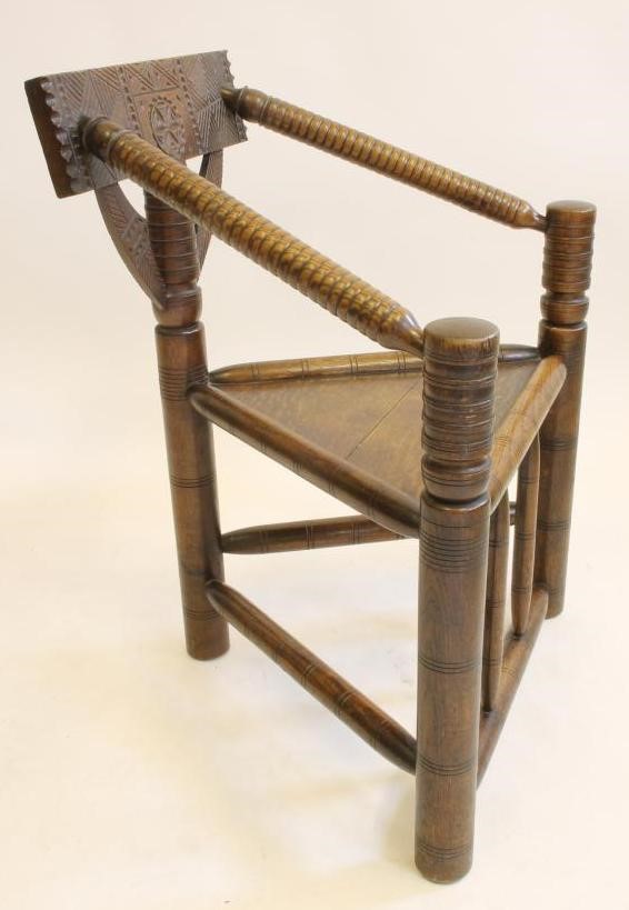 AN OAK TURNER'S CHAIR Image