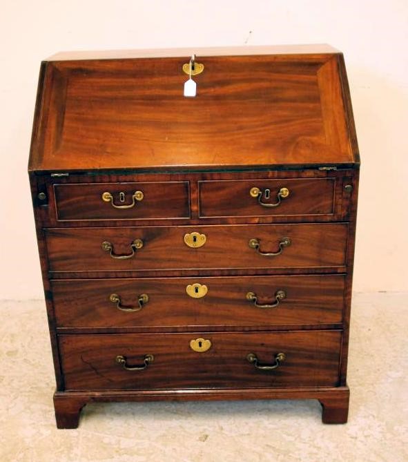 A GEORGIAN MAHOGANY BUREAU Image