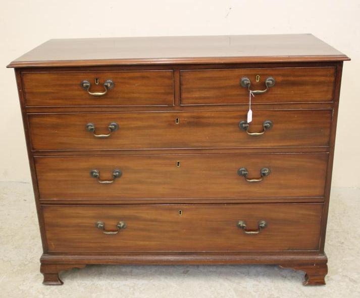 A GEORGE III MAHOGANY CHEST Image