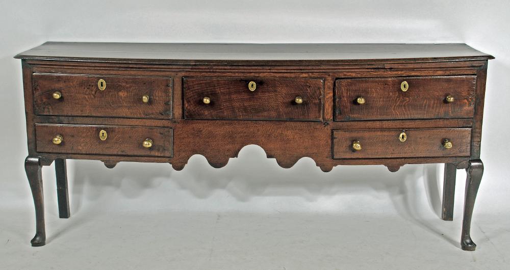 A GEORGIAN OAK DRESSER Image