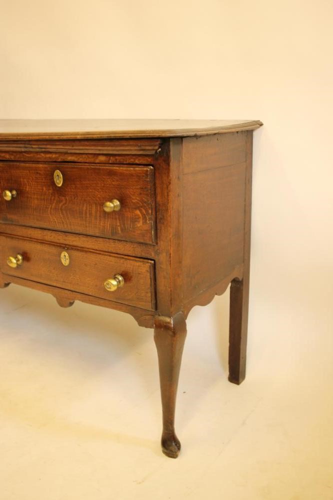 A GEORGIAN OAK DRESSER Image