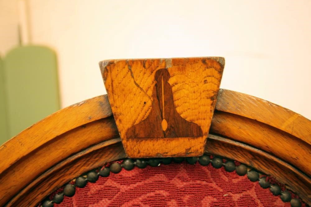 A VICTORIAN OAK MASONIC THRONE similar to the previous lot with Tuscan column uprights Image