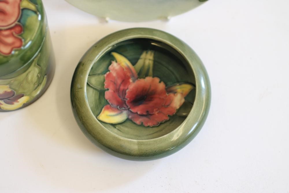 A MOORCROFT POTTERY TEA PLATE Image