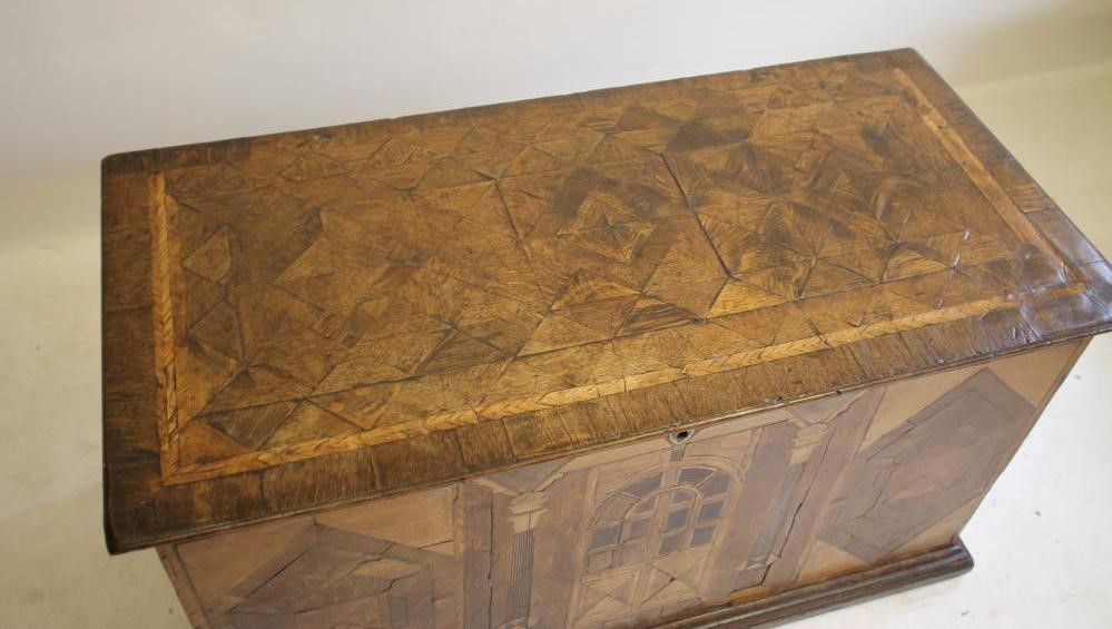 AN OAK AND PARQUETRY "NONSUCH" TYPE CHEST Image