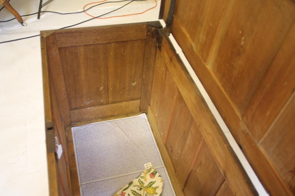 AN OAK AND PARQUETRY "NONSUCH" TYPE CHEST Image