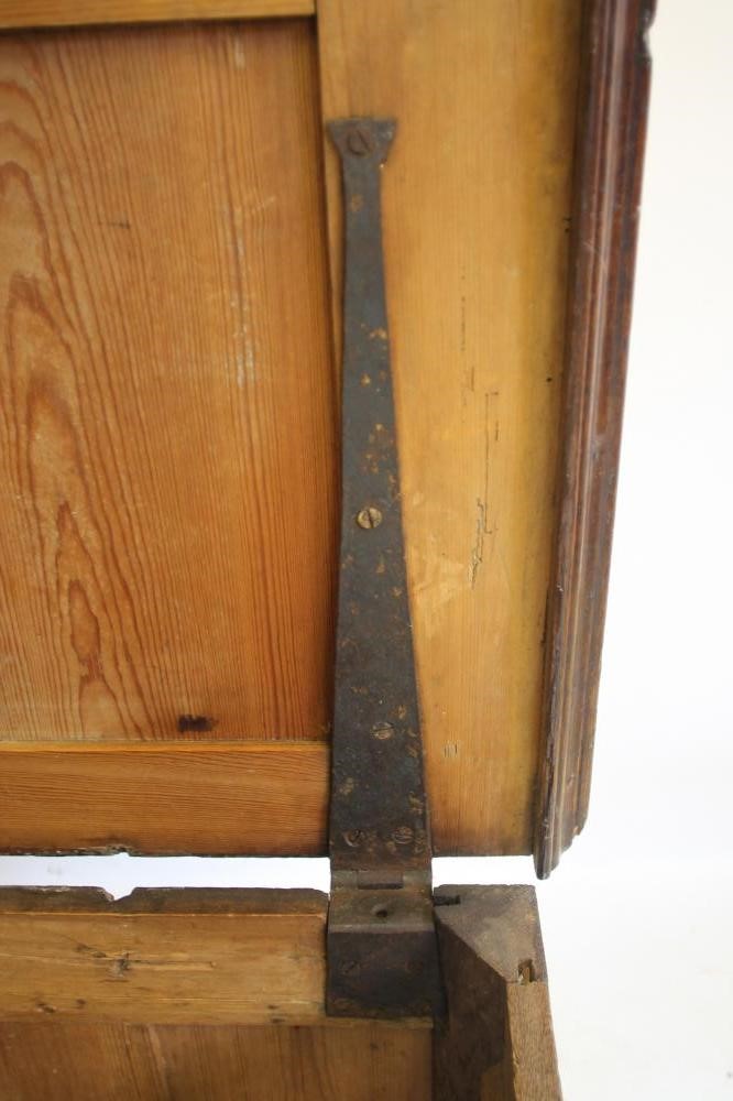 AN OAK AND PARQUETRY "NONSUCH" TYPE CHEST Image