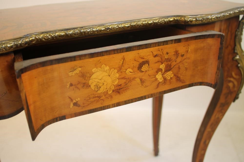 A VICTORIAN SATINWOOD Image
