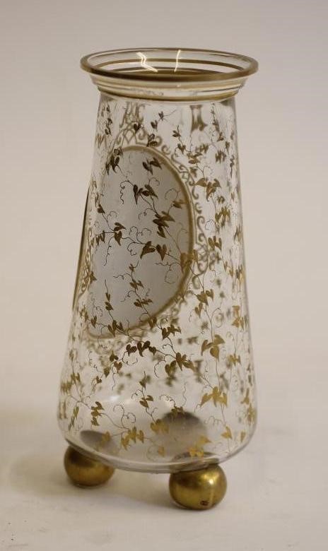A GERMAN CLEAR GLASS VASE Image